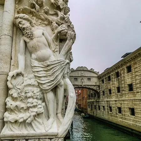 Dorsoduro Appartamento *